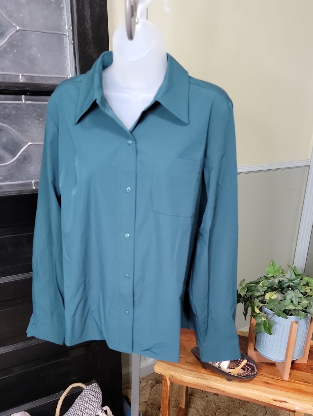 Curations x Nicole Hickl Button Front Shirt Teal Long Sleeve Collared Size M NWT